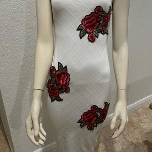 Chic White Midi Dress with Red Floral Accents (Preowned)